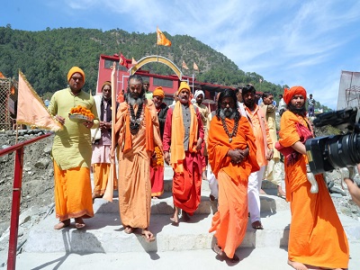 उत्तराखंड की यात्रा पर पूज्य स्वामी नरेंद्रानंद सरस्वती महाराज जी 